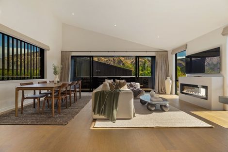 Photo of property in 4b Pritchard Place, Arrowtown, 9302