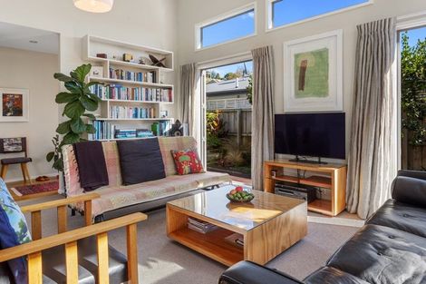 Photo of property in 140 Port Hills Road, Heathcote Valley, Christchurch, 8022