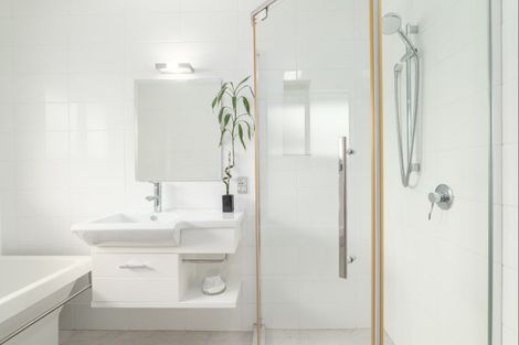 Photo of property in 100 Mount Pleasant Road, Mount Pleasant, Christchurch, 8081