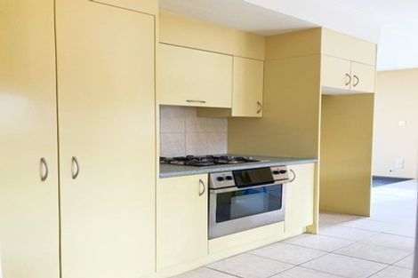 Photo of property in 18 Piriti Drive, Te Atatu Peninsula, Auckland, 0610