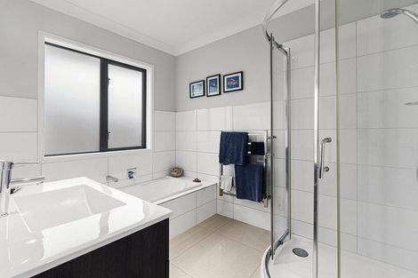 Photo of property in 525e Mangorei Road, Highlands Park, New Plymouth, 4312