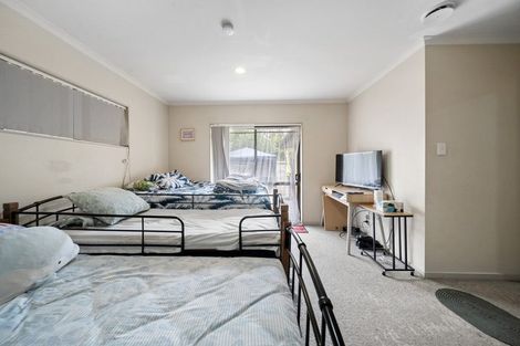 Photo of property in 25 Peninsula Road, Mangere, Auckland, 2022