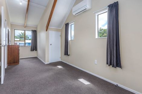 Photo of property in 4 Valley Road, Waiuku, 2123