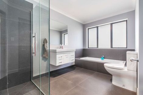 Photo of property in 3 Margaret Place, Waiuku, 2123