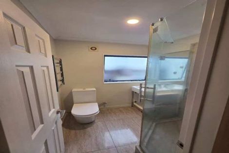 Photo of property in 2/198 Archers Road, Glenfield, Auckland, 0629