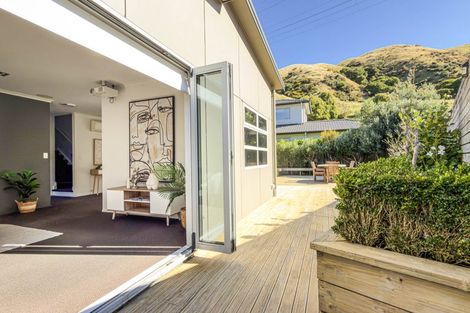 Photo of property in 11 Yarnbrook Grove, Churton Park, Wellington, 6037