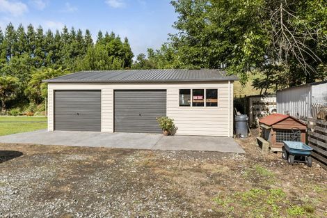 Photo of property in 1096 Egmont Road, Egmont Village, New Plymouth, 4372