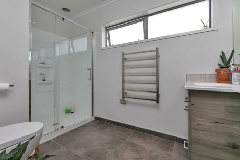 Photo of property in 5 Touhou Road, Hobsonville, Auckland, 0618