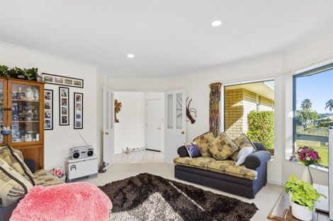 Photo of property in 77 Santa Monica Drive, Papamoa Beach, Papamoa, 3118