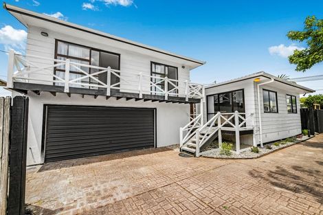 Photo of property in 2/23 Beatrice Avenue, Hillcrest, Auckland, 0627