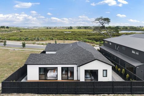 Photo of property in 51 Emerald Avenue, Rosehill, 2113