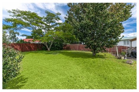 Photo of property in 17 Divich Avenue, Te Atatu South, Auckland, 0610