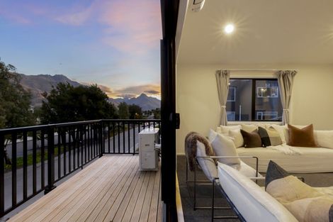 Photo of property in 14 Sainsbury Road, Fernhill, Queenstown, 9300