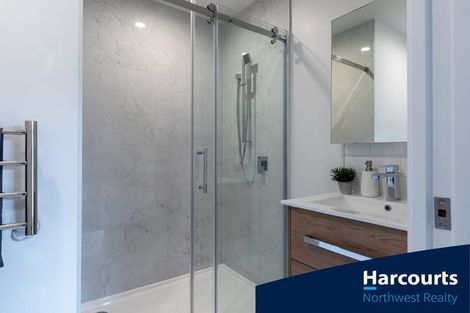 Photo of property in 4 Tuputupu Drive, Kumeu, 0810