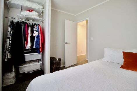 Photo of property in 2a Taipari Road, Te Atatu Peninsula, Auckland, 0610