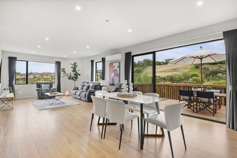 Photo of property in 11 Kahu Close, Orewa, 0931