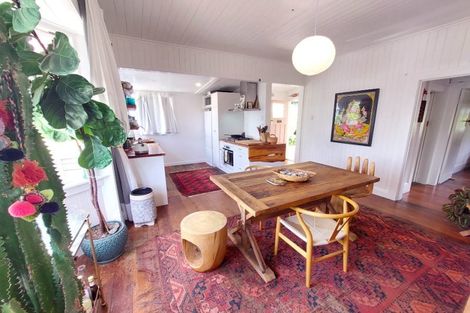 Photo of property in 20 Mcfarlane Street, Oakura, 4314