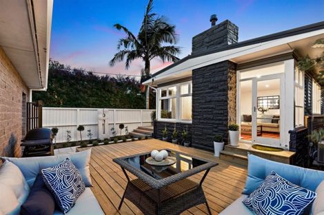 Photo of property in 1/15 Stratford Avenue, Milford, Auckland, 0620
