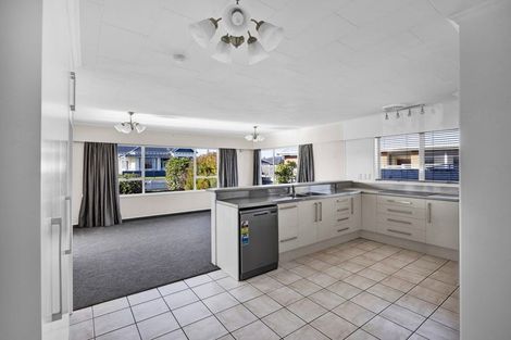 Photo of property in 25 Victoria Street, Hawera, 4610