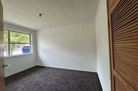 Photo of property in 77 Chilcott Road, Henderson, Auckland, 0612