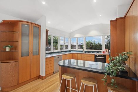 Photo of property in 48 Sunnynook Road, Sunnynook, Auckland, 0620