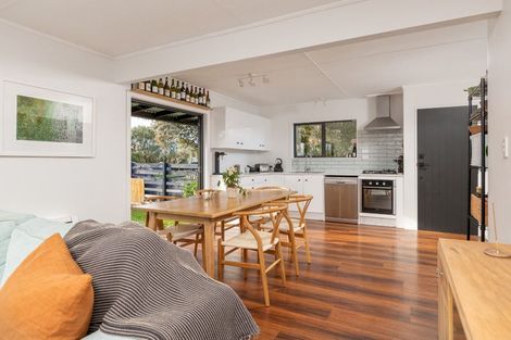 Photo of property in 52 Cologne Street, Martinborough, 5711