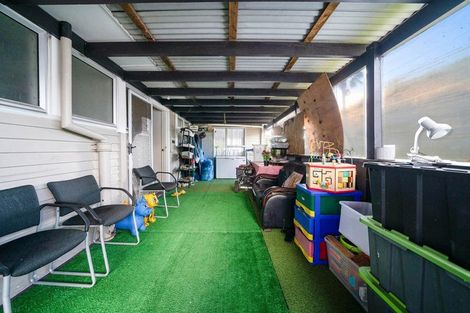 Photo of property in 21 Bettina Place, Manurewa, Auckland, 2102