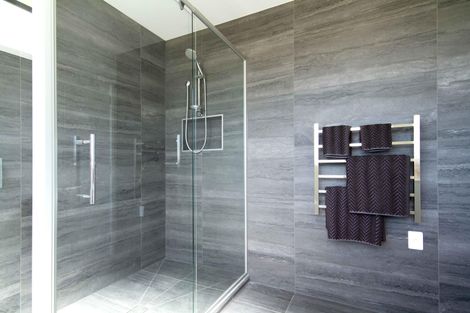 Photo of property in 230 Park Estate Road, Rosehill, Papakura, 2113
