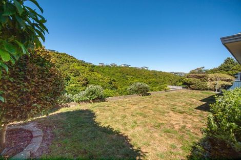 Photo of property in 28 Amesbury Drive, Churton Park, Wellington, 6037