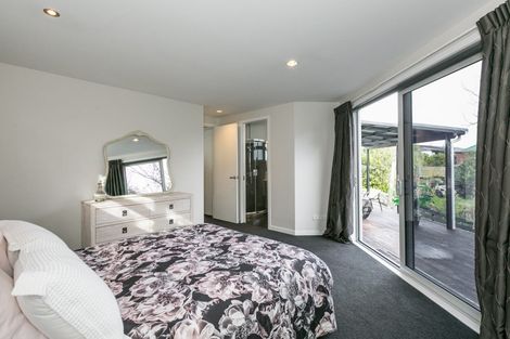 Photo of property in 9a Saint Hill Lane, Havelock North, 4130