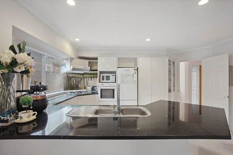 Photo of property in 8 Yarlside Place, Northpark, Auckland, 2013