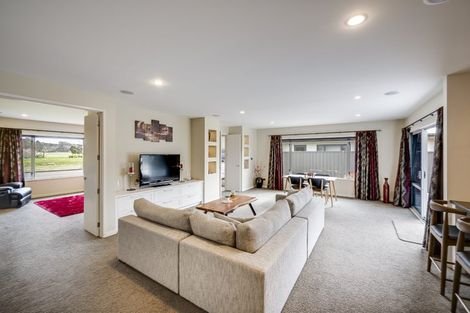 Photo of property in 72 Orotu Drive, Poraiti, Napier, 4112