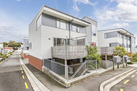 Photo of property in 3/31 Princess Terrace, Newtown, Wellington, 6021