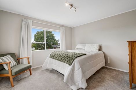 Photo of property in 8 Unsworth Drive, Unsworth Heights, Auckland, 0632