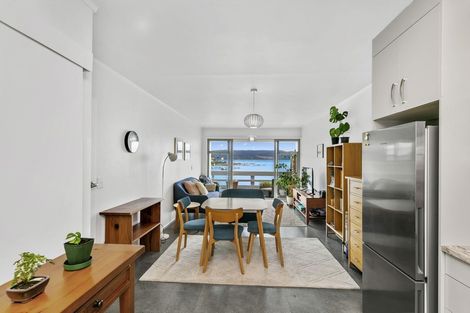 Photo of property in 280 The Esplanade, Island Bay, Wellington, 6023