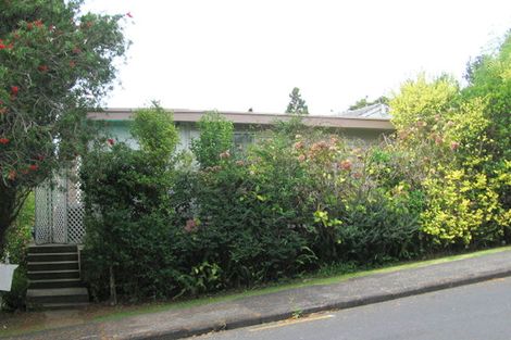 Photo of property in 35 Highland Avenue, Titirangi, Auckland, 0604