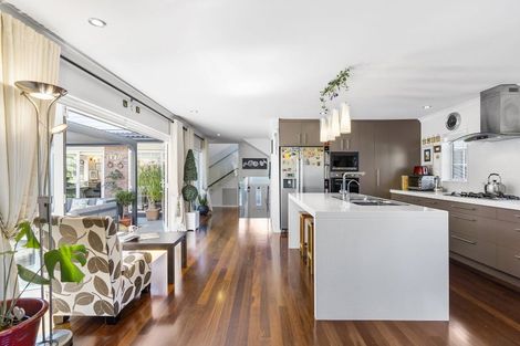 Photo of property in 74 Travis View Drive, Fairview Heights, Auckland, 0632