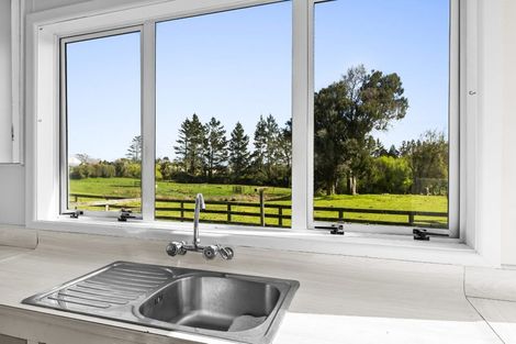 Photo of property in 14 Flint Road West, Stratford, 4332