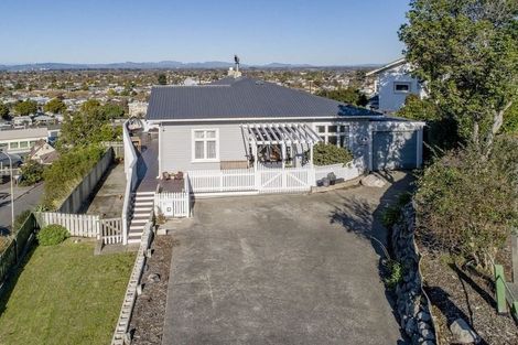 Photo of property in 14 Guys Hill Road, Hospital Hill, Napier, 4110
