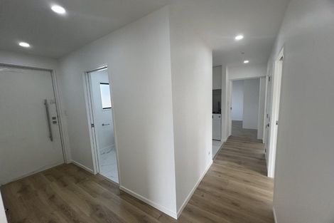 Photo of property in 1/54 Trias Road, Totara Vale, Auckland, 0629