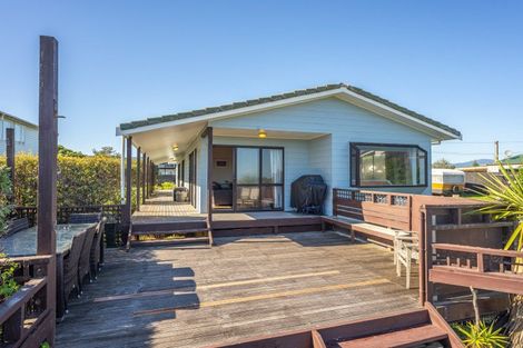 Photo of property in 9 Moana Street, Otaki Beach, Otaki, 5512