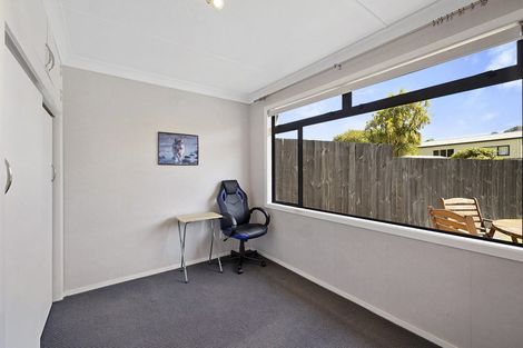 Photo of property in 15a Naumai Place, Spotswood, New Plymouth, 4310
