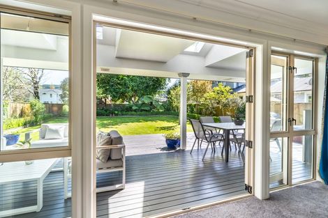Photo of property in 355 Fergusson Drive, Heretaunga, Upper Hutt, 5018
