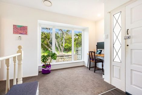 Photo of property in 48 Homewood Crescent, Karori, Wellington, 6012