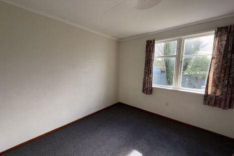 Photo of property in 5 Waterloo Crescent, Hokowhitu, Palmerston North, 4410