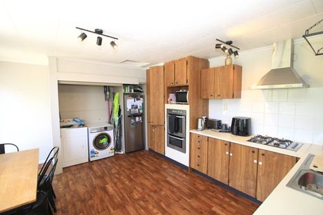 Photo of property in 19 Miro Street, Merrilands, New Plymouth, 4312
