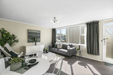 Photo of property in 55u2 Apu Crescent, Lyall Bay, Wellington, 6022
