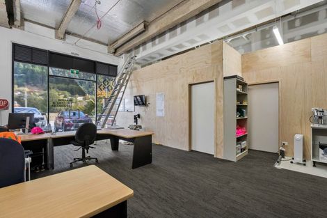 Photo of property in Alex Apartments, 36/135 Hallenstein Street, Queenstown, 9300