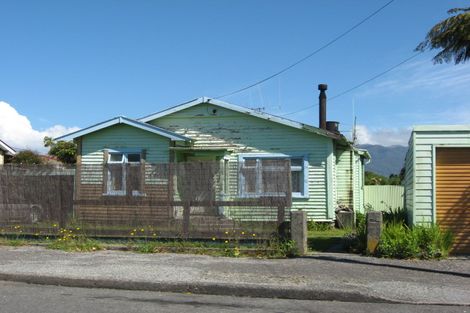 Photo of property in 32 Roebuck Street, Westport, 7825