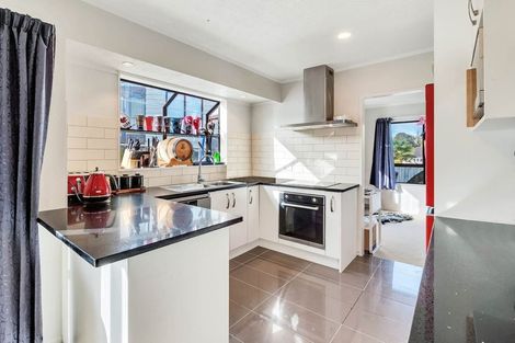 Photo of property in 21 Crosby Road, West Harbour, Auckland, 0618